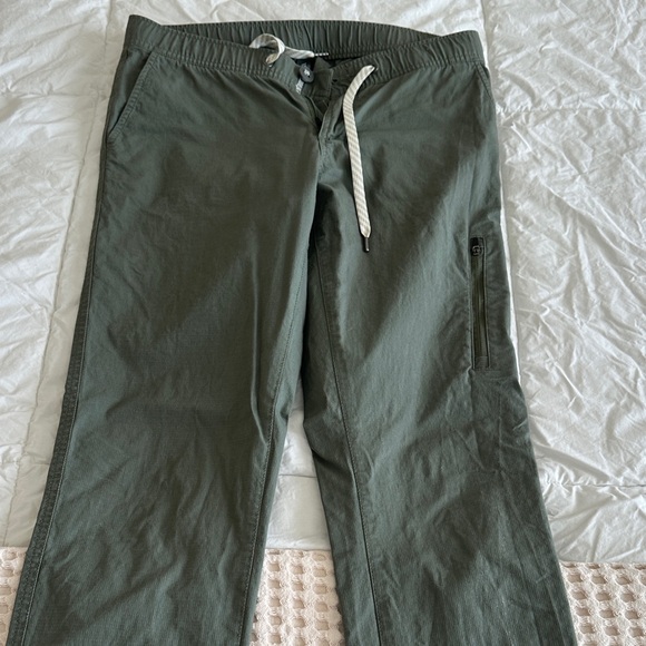 Vuori Ripstop Olive Green pants size small - Picture 4 of 8